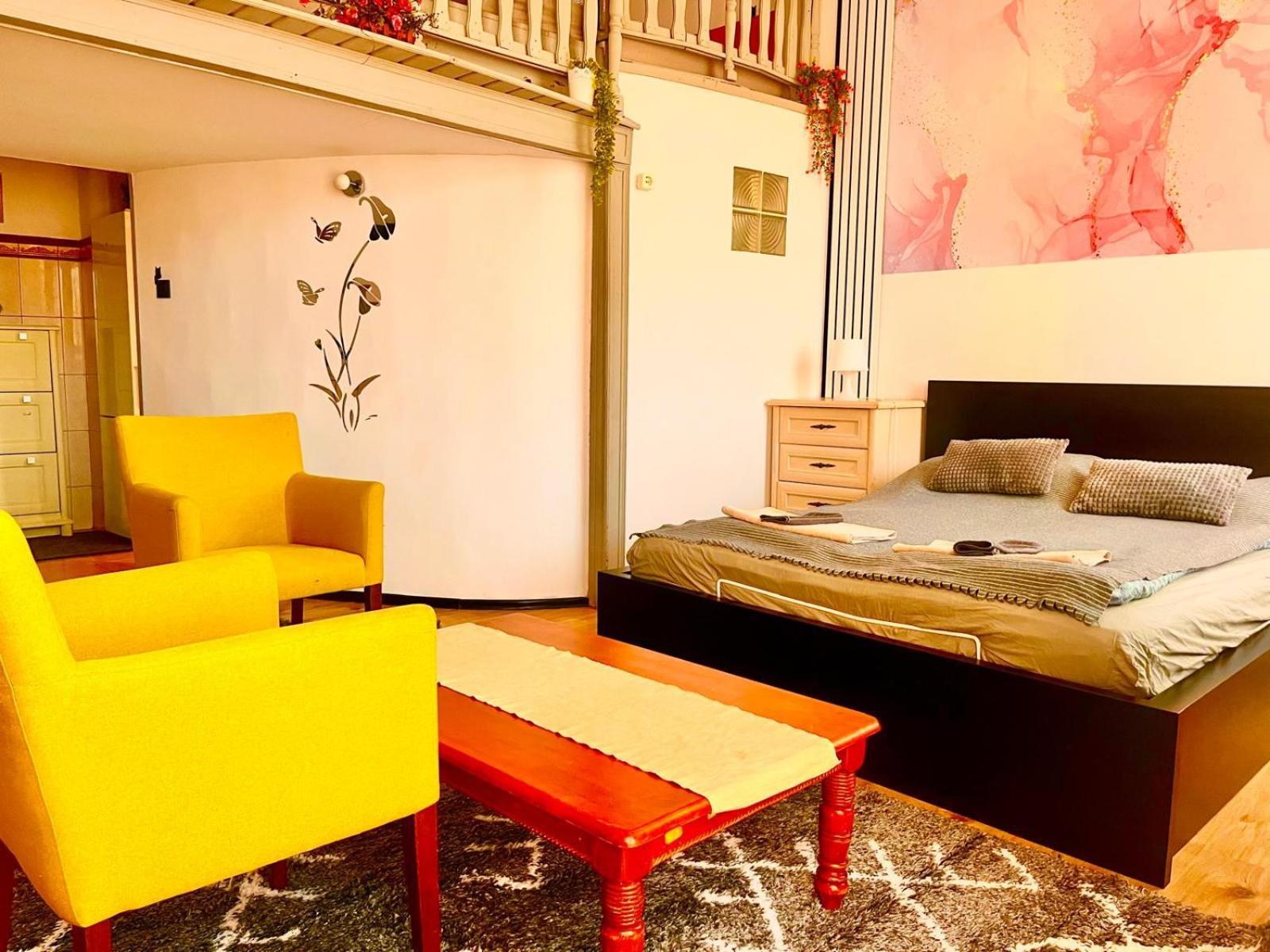 Kalvaria With Balcony, Free Parking And Ac Budapest Kültér fotó